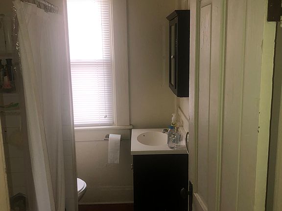 4th image of 1496 Belmont Ave #B