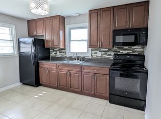 52 Fernwood Ave APT 2, Waterbury, CT 06705