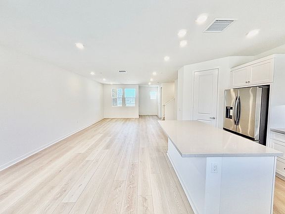4th image of 10909 Citrus Dr