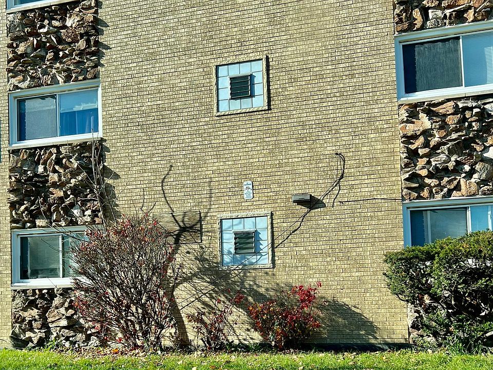 1st image of 14110 S School St #1W