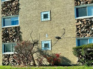 14110 S School St #1W, Riverdale, IL 60827