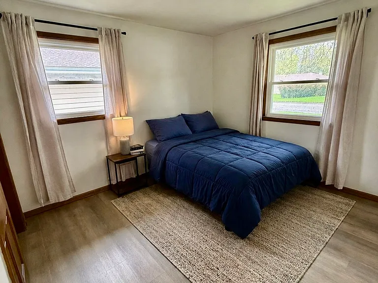 2315 N Claremont Dr — Photo 10