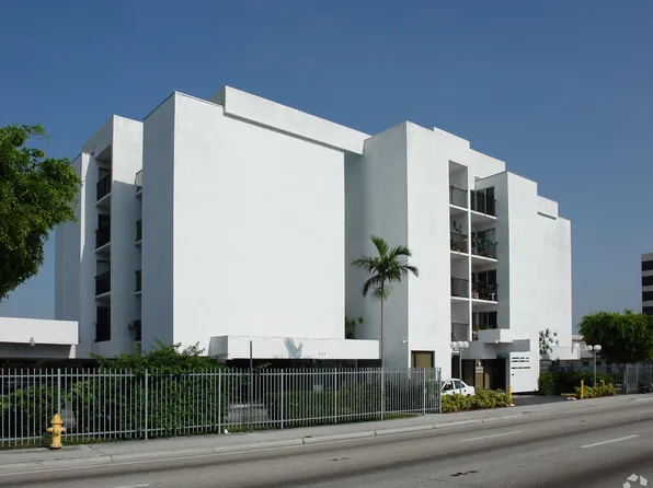 444 SW 27th Ave, 444 SW 27th Ave #1, Miami, FL 33135