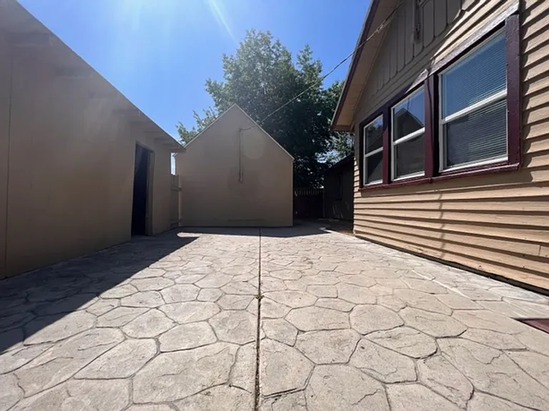 4022 N Christine St — Photo 22