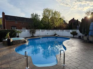 704 Joan Cir, Salem, VA