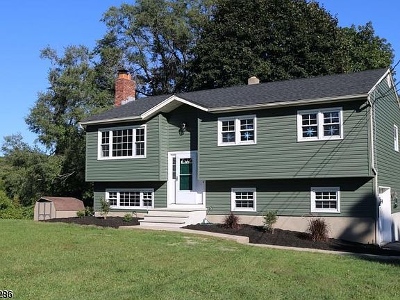2nd image of 6 Courtland Dr