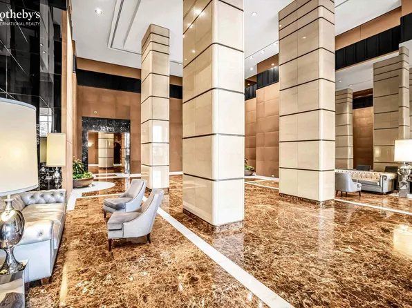 330 East 38th Street image 12 of 16