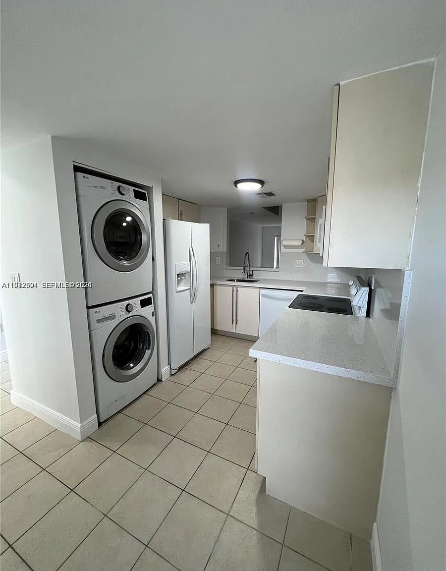 3 bed, 2.5 bath, 1800 sqft, $2,950 — Photo 4
