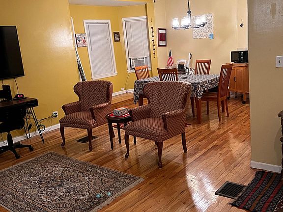 4th image of 4945 W Strong St #1