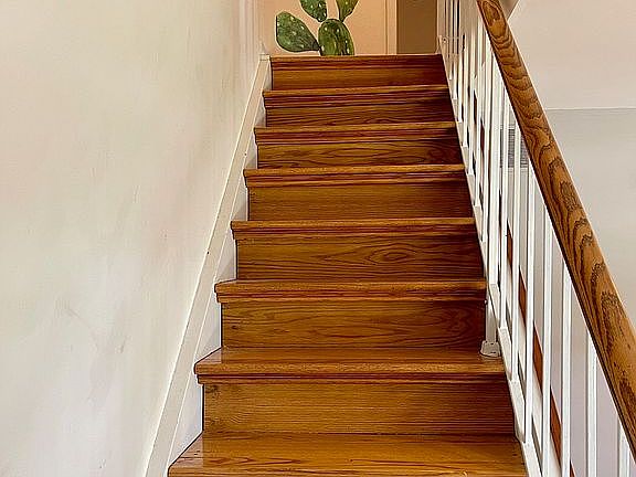 5th image of 302 Farmingdale Cir