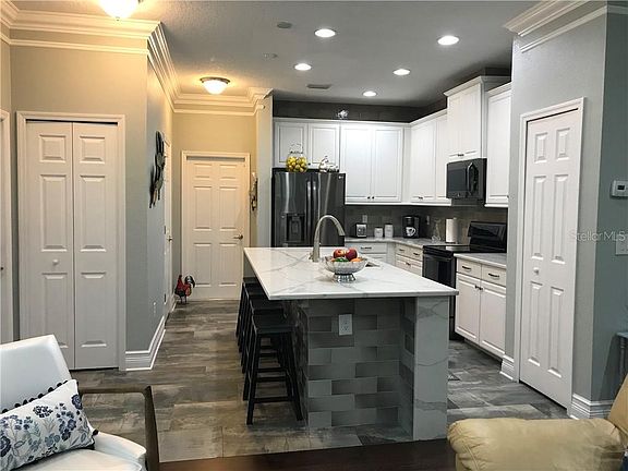 5th image of 10718 Avery Park Dr