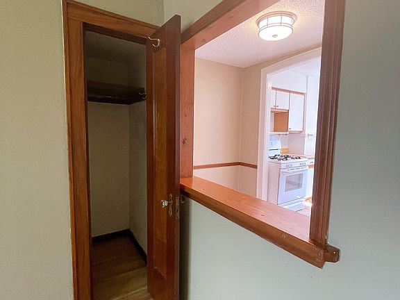 4th image of 1024 Kenmore Ave