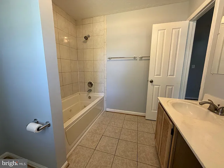 7211 Mount Forest Ter — Photo 6