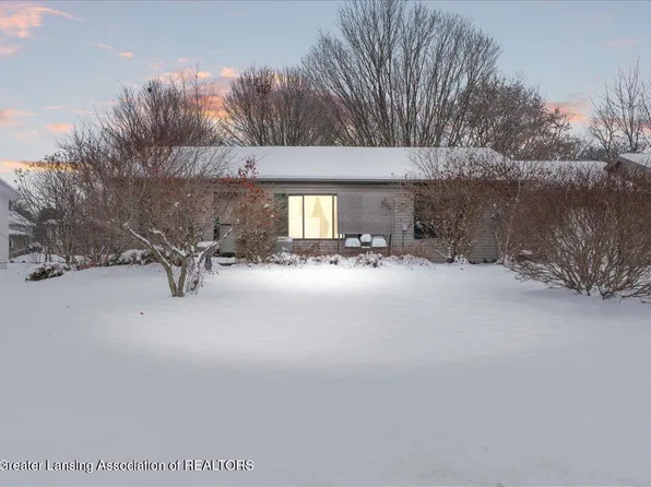 324 N Church St, Leslie, MI 49251