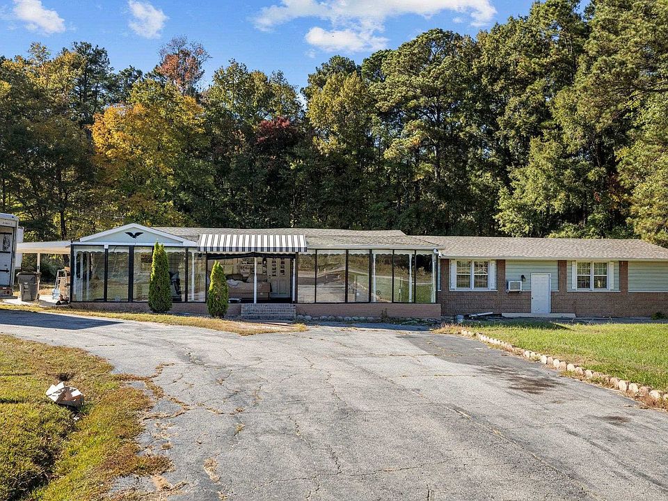 1st image of 419 Airport Blvd #1