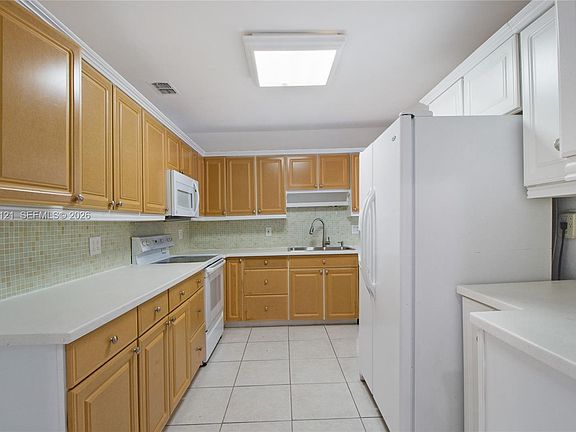 4th image of 119 Harbor Dr