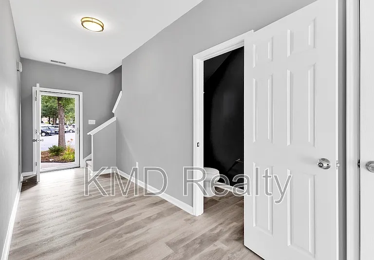 9598 Walkers Glen Dr — Photo 5