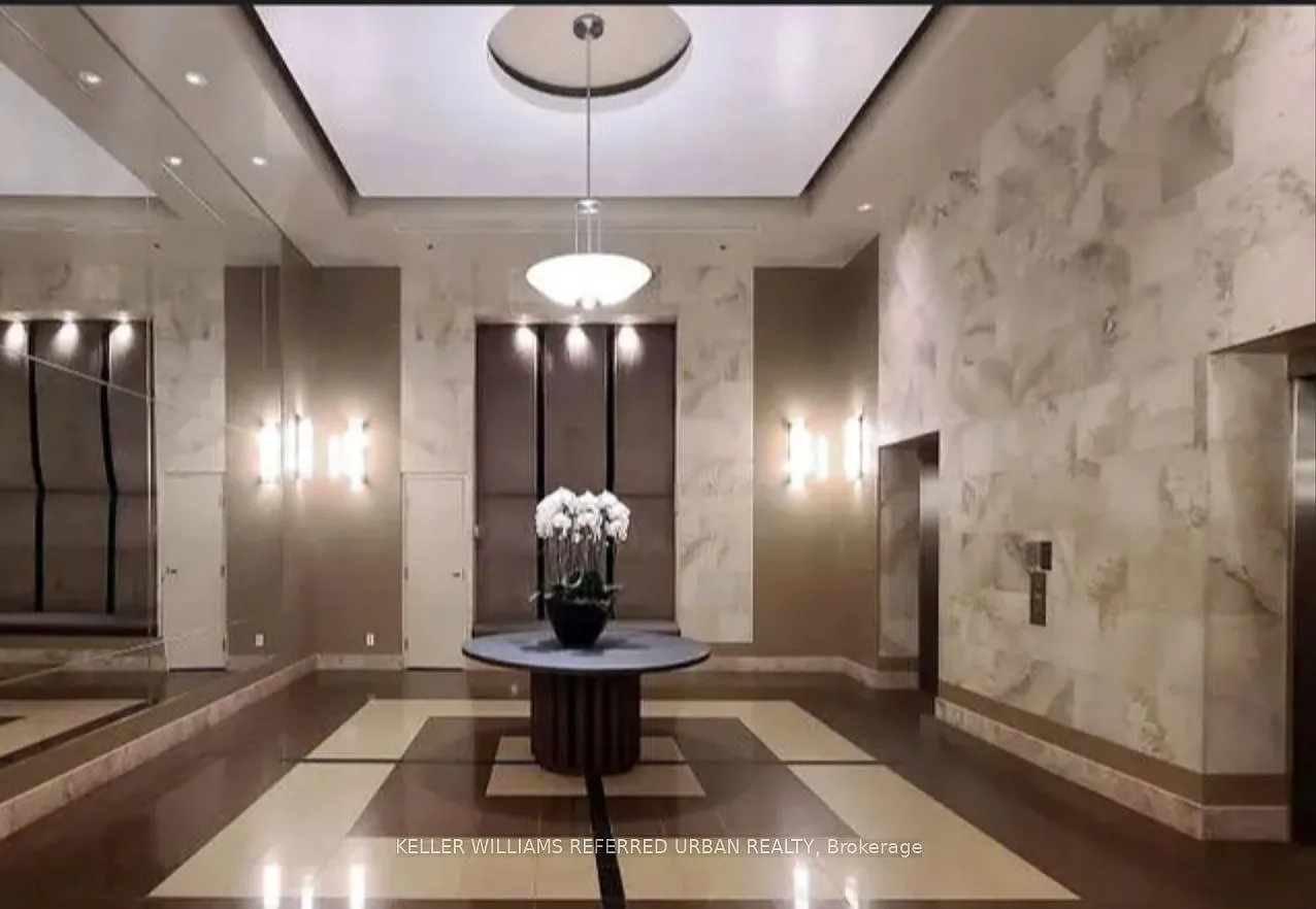 The Residences of 8 Park Road Yorkville — Photo 3