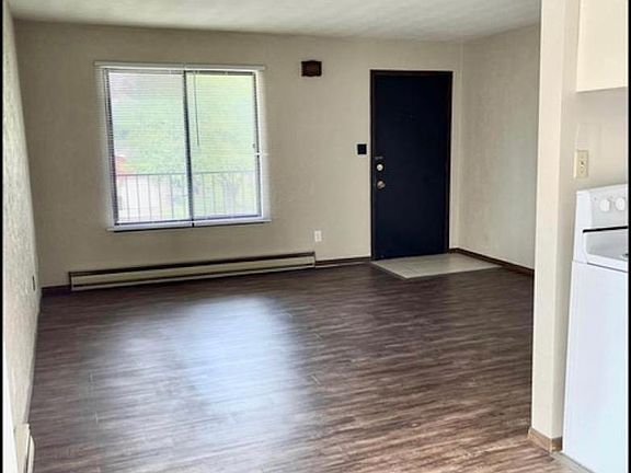 4th image of 3108-3122 N Molleck Dr