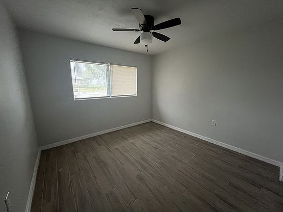 4th image of 924.5 N Amelia Ave