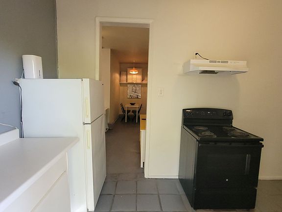 3rd image of 128 Saint Francis Ave #3