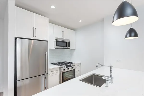 Rented by R New York | media 6