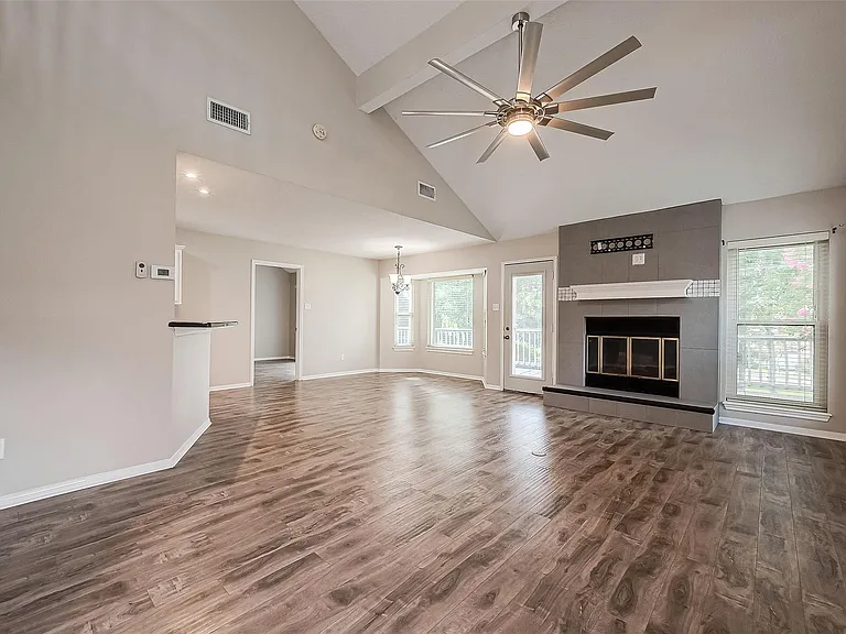 131 Cove Cir — Photo 6