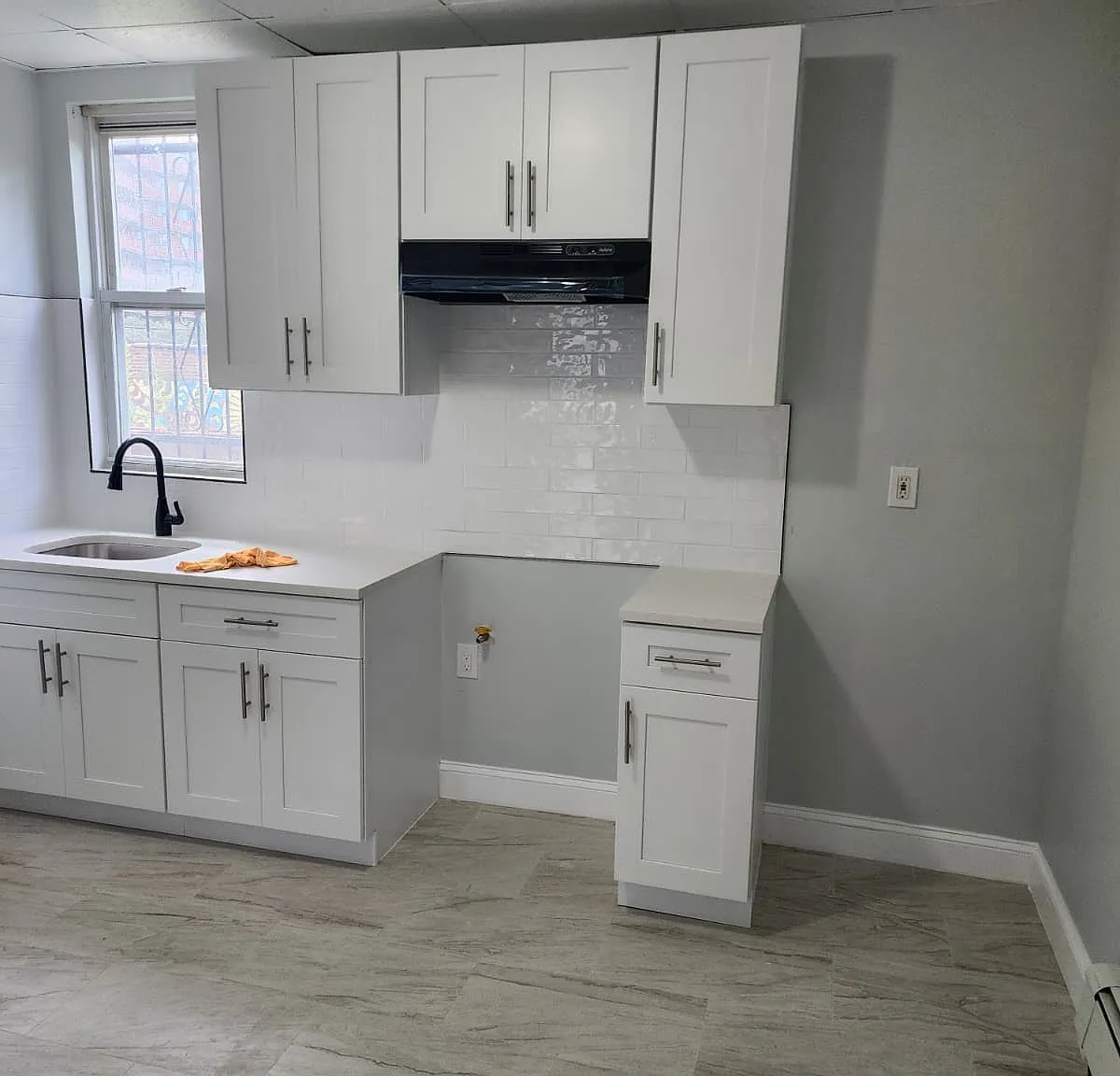 3 bed, $2,200 — Photo 2
