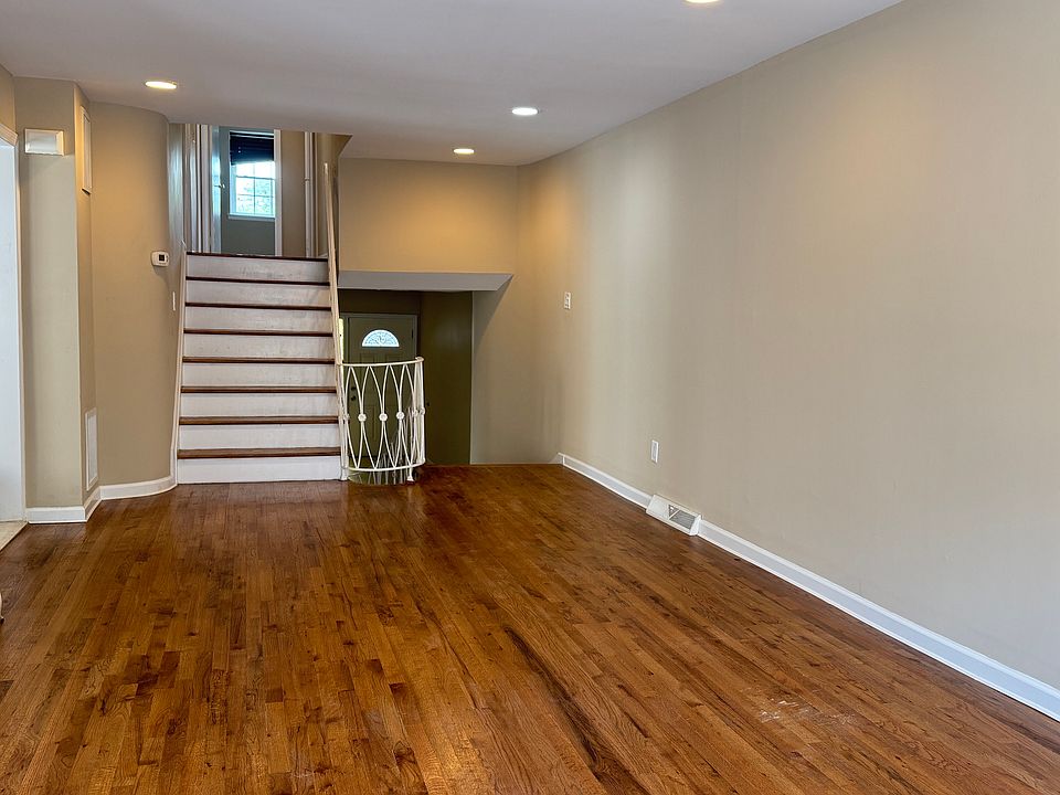 2nd image of 15-78 Waters Edge Dr #1