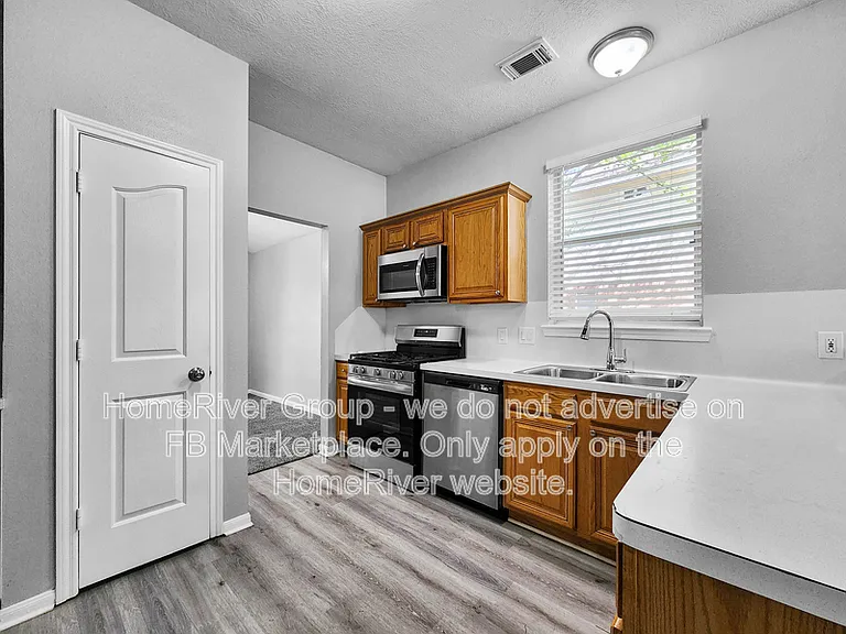 11915 Cottonwood Ln — Photo 6