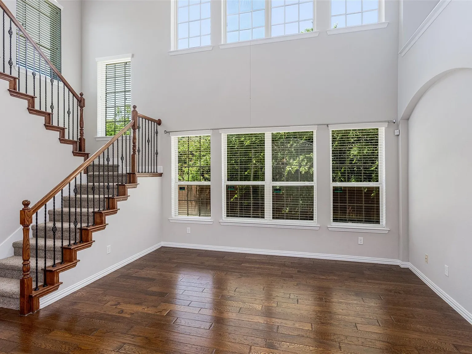 3 bed, 2.5 bath, 1947 sqft, $2,650 — Photo 4