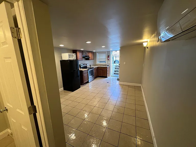 844 N Eutaw St #B — Photo 10