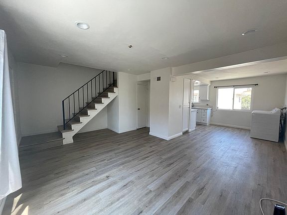 3rd image of 237 W Newby Ave #C