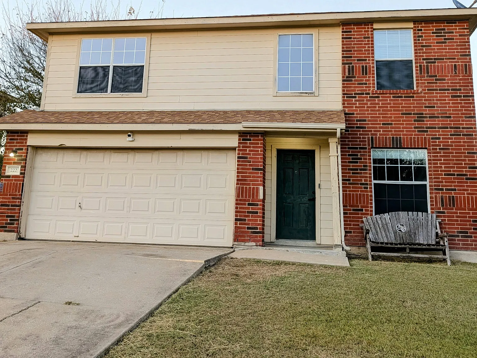 222 Phillips St — Photo 2