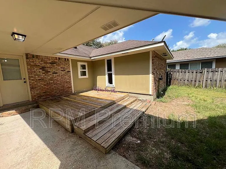 13235 Country Park Ave — Photo 6