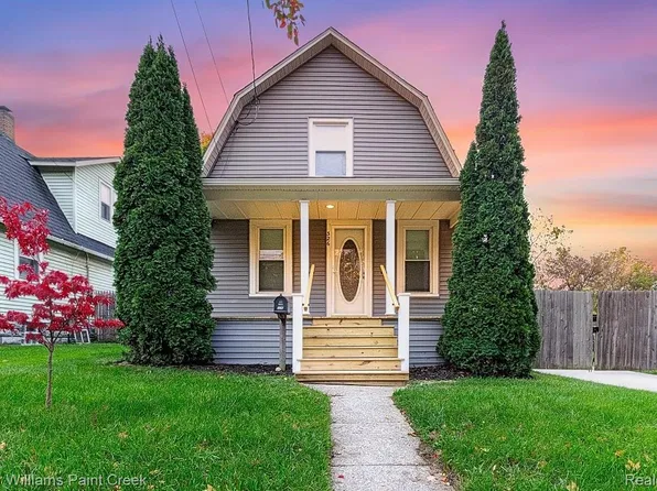 326 Douglas Ave, Lansing, MI 48906