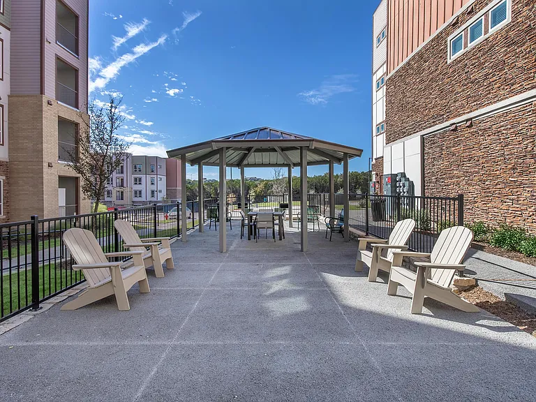 Spring Villas Apartments — Photo 18