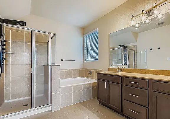 5 bed, 3361 sqft, $2,900 — Photo 4