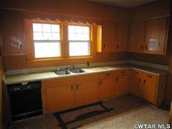 4th image of 345 Greenwood Ave