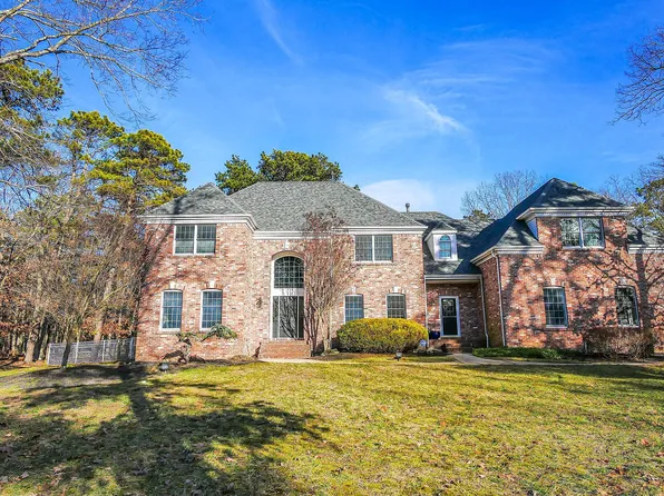 18 Elderberry Dr, Medford, NJ 08055