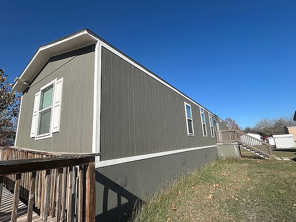 3rd image of 622 Emiline Ln
