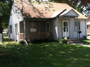 921 SW Plass Ave, Topeka, KS 66606