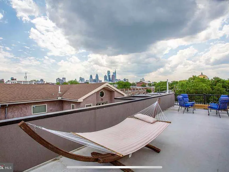 869 N 5th St — Photo 15
