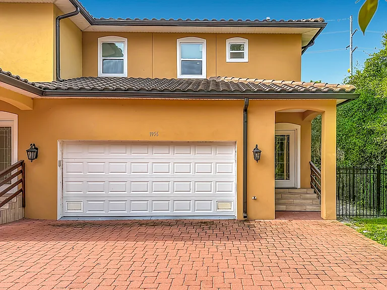 1956 Freedom Dr — Photo 1
