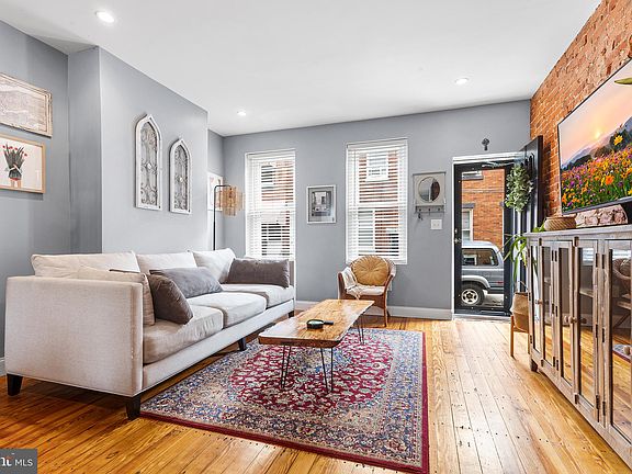 4th image of 3037 Livingston St