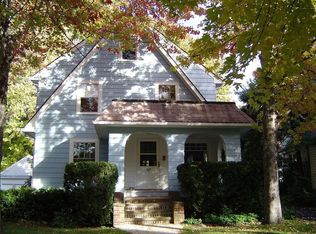 867 Roanoke Rd, Cleveland Heights, OH 44121