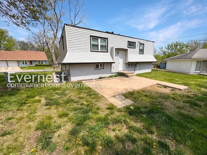 11912 Beacon Ave — Photo 23