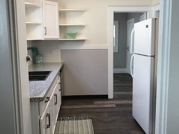 3rd image of 1818 1/2 I St