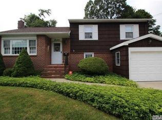 16 E 16th St, Huntington Station, NY 11746