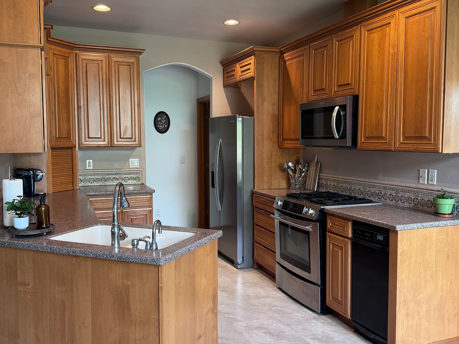 3 bed, 1959 sqft, $4,500 — Photo 4